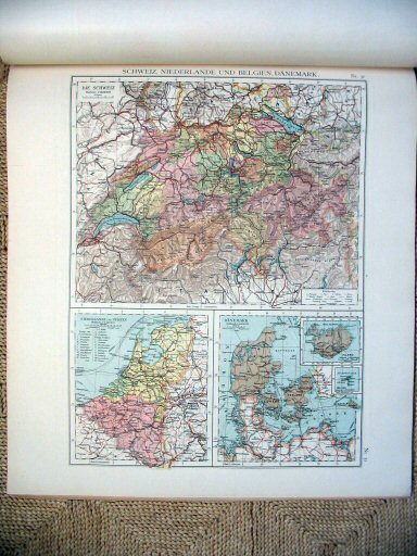 Universal-Atlas, Dr. A. Berg (ca.&nbsp;1906)
32. Zwitserland, Nederland, België, Denemarken
32. Switzerland, Netherlands, Belgium, Denmark
