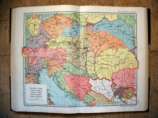 Atlas Hierarchicus 1913
10. Oesterreich-Ungarn
Oostenrijk-Hongarije / Austria-Hungary