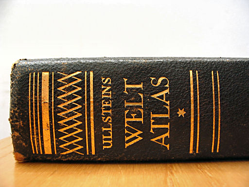 Ullsteins Weltatlas (1923)
Rug / Spine