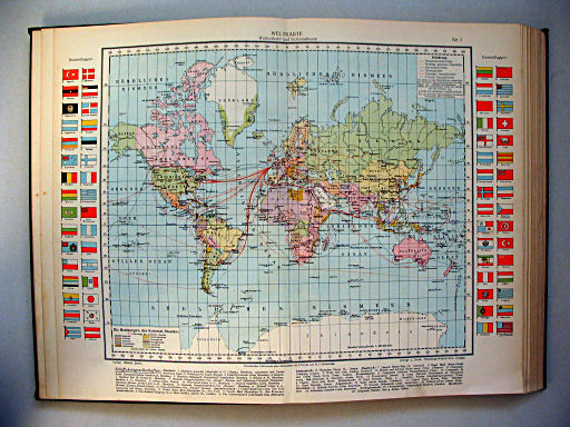 Ullsteins Weltatlas (1923)
1. Weltkarte (Weltverkehr und Kolonialbesitz)
Wereldkaart (verkeer en koloniën)
World map (communications and colonies)