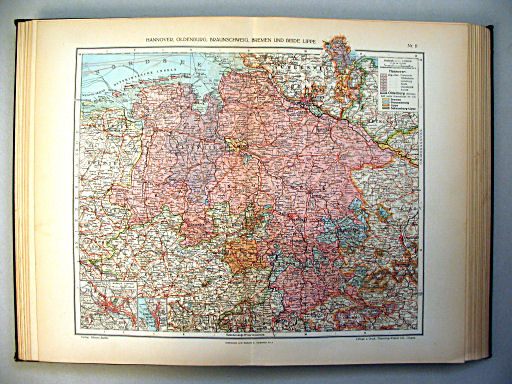 Ullsteins Weltatlas (1923)
11. Hannover, Oldenburg, Braunschweig, Bremen und beide Lippe
Hannover, Oldenburg, Brunswijk, Bremen, Lippe
Hanover, Oldenburg, Brunswick, Bremen, Lippe