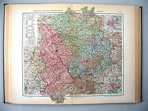 Ullsteins Weltatlas (1923)
13. Rheinland, Westfalen, Hessen-Nassau, Hessen, Waldeck
Rijnland, Westfalen, Hessen-Nassau, Hessen, Waldeck-Pyrmont
Rhineland, Westphalia, Hesse-Nassau, Hesse, Waldeck