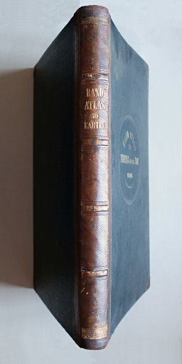 Hand-Atlas des Himmels und der Erde (1876)
Rug / Spine