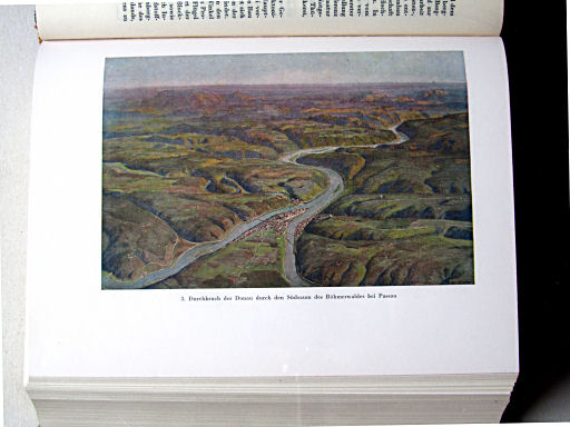 Länderkunde, Handbuch zum Stieler (1926)
3. Durchbruch der Donau durch den Südsaum des Böhmer Waldes bei Passau