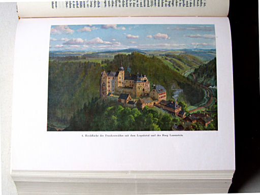 Länderkunde, Handbuch zum Stieler (1926)
4. Hochfläche des Frankenwaldes mit dem Loquitztal und der Berg Lauenstein