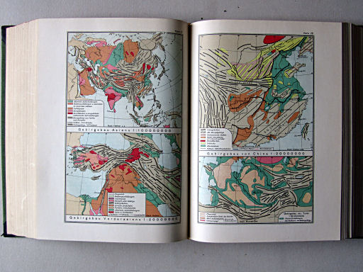 Länderkunde, Handbuch zum Stieler (1926)
27. Gebirgsbau Asiens. Gebirgsbau Vorderasiens
28. Gebirgsbau von China. Gebirgsbau von Turan