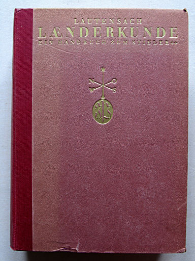 Länderkunde, Handbuch zum Stieler (1944)
Voorkant band / Front cover