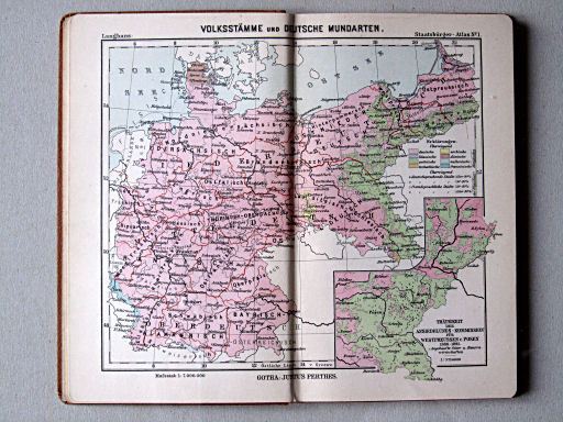 Perthes' Staatsbürger-Atlas (1896)
1. Volksstämme und deutsche Mundarten