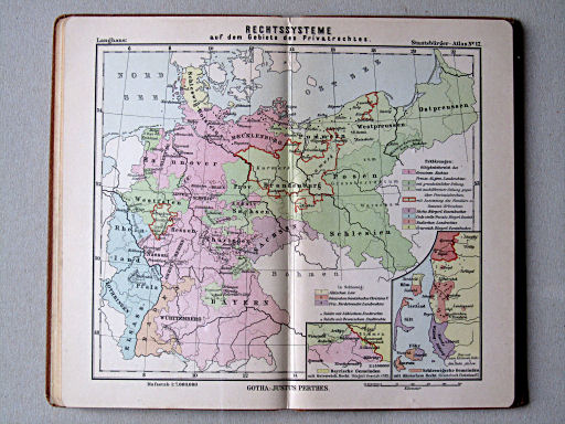 Perthes' Staatsbürger-Atlas (1896)
12. Rechtssysteme auf dem Gebiete des Privatrechts