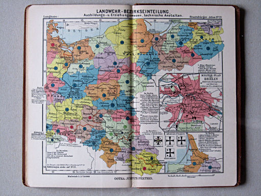 Perthes' Staatsbürger-Atlas (1904)
22. Landwehr-Bezirkseinteilung, Ausbildungs- u. Erziehungswesen, technische Anstalten (Osten)