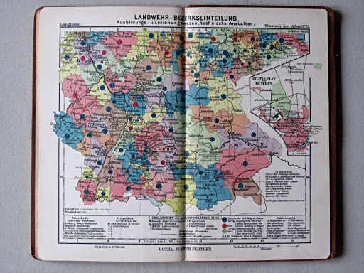 Perthes' Staatsbürger-Atlas (1904)
23. Landwehr-Bezirkseinteilung, Ausbildungs- u. Erziehungswesen, technische Anstalten (Süden)