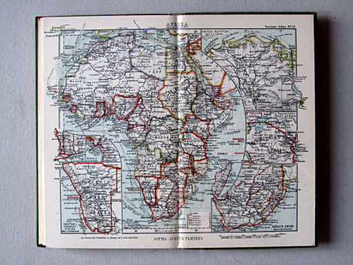 Perthes Taschenatlas der ganzen Welt (1936)
19. Afrika