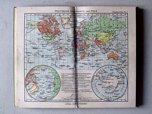 Perthes Taschenatlas der ganzen Welt (1940)
1. Politische Weltkarte und Pole