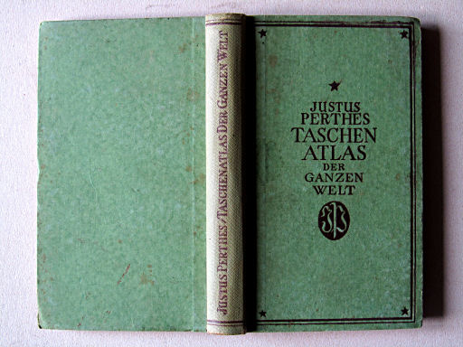 Perthes Taschenatlas der ganzen Welt (1944)
Band / Binding