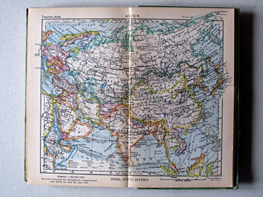 Perthes Taschenatlas der ganzen Welt (1944)
37. Asien