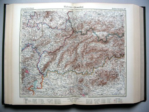 Stielers Hand-Atlas, 10. Aufl. (1939)
47. Mähren - Slowakei
Moravië - Slowakije / Moravia - Land of the Slovaks
(1939,9 / II 31)