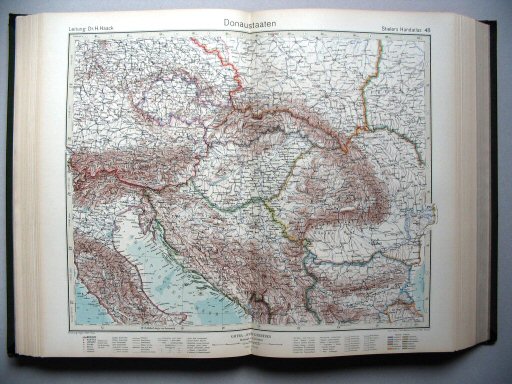 Stielers Hand-Atlas, 10. Aufl. (1939)
48. Donaustaaten
Donaustaten / Danubian States
(1938,10 / IV 31)