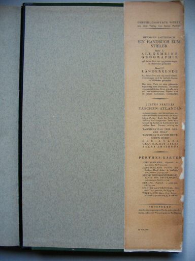 Stielers Hand-Atlas, 10. Aufl. (1942)
Binnenkant stofomslag / Inside dust jacket
(115 II/39. 3000)