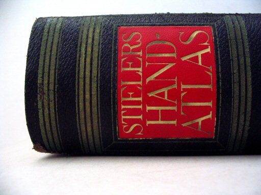 Stielers Hand-Atlas, 1945
Rug / Spine