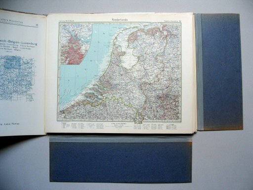 Stielers Hand-Atlas, 10. Aufl. (1945)
Map met ongevouwen kaarten
Portfolio with unfolded maps