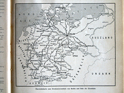 Perthes' Haupt-Katalog 1915, p.97
Rechts und links der Eisenbahn