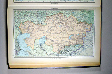 Атлас Мира / Atlas Mira (1954)
55. Казахская ССР, политико-административная карта