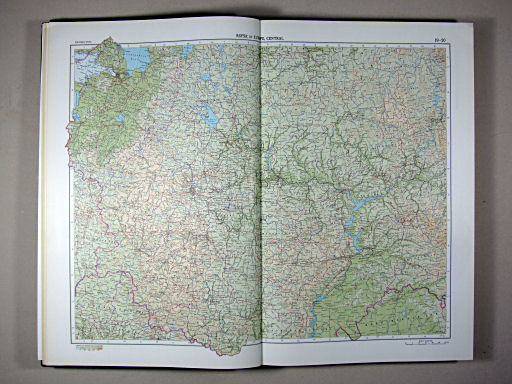 The World Atlas / Атлас Мира (1967)
19-20. RSFSR in Europe, Central