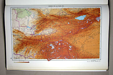 The World Atlas / Атлас Мира (1967)
30. Kirghiz SSR and Tajik SSR