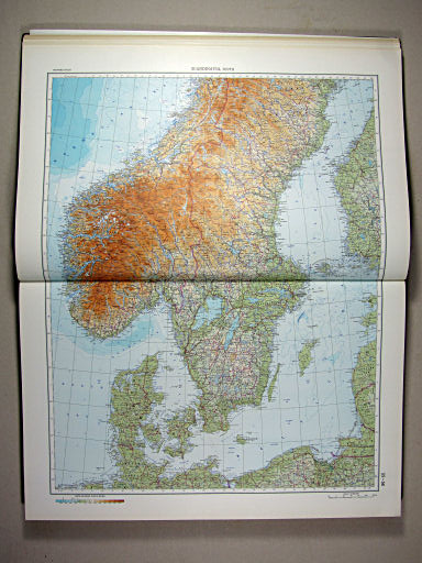 The World Atlas / Атлас Мира (1967)
55-56. Scandinavia, South