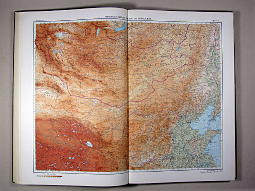 The World Atlas / Атлас Мира (1967)
111-112. Mongolian People's Republic and North China