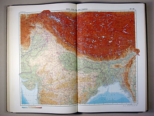 The World Atlas / Атлас Мира (1967)
137-138. North India, Nepal, East Pakistan