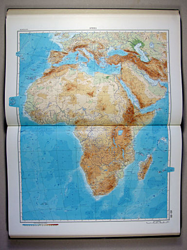 The World Atlas / Атлас Мира (1967)
155-156. Africa, Physical