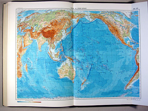 The World Atlas / Атлас Мира (1967)
242-243. Pacific and Indian Oceans