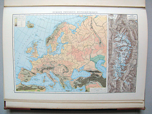 Atlas manuel de géographie moderne (1882)
12. Europe physique hypsométrique