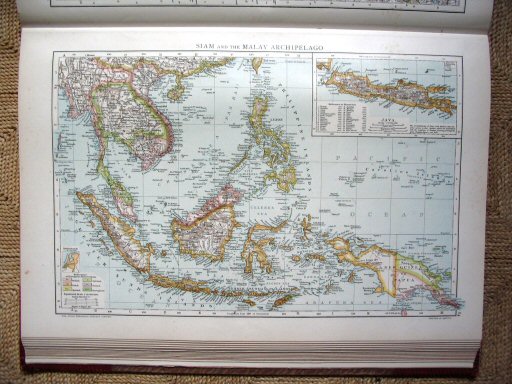 The Universal Atlas 1893
Achter-Indië, Nederlands-Indië (kaart 84)