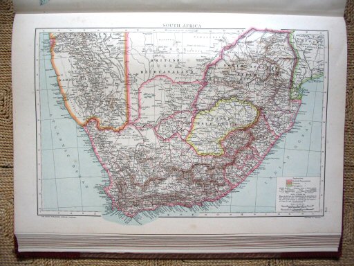 The Universal Atlas 1893
Zuid-Afrika (kaart 104)