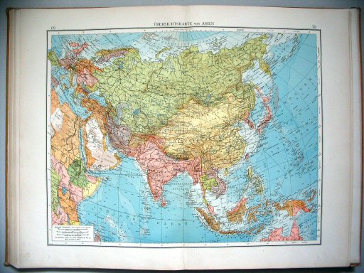 Velhagen & Klasings Kleiner Handatlas (1912)
69.70. Übersichtskarte von Asien