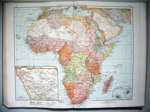 Velhagen & Klasings Kleiner Handatlas (1912)
79.80. Afrika, politische Übersicht
