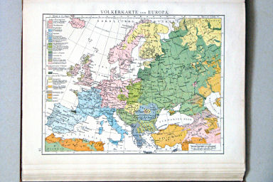 Andree-Putzger's Gymnasial- und Realschul-Atlas, 1893
43. Völkerkarte von Europa