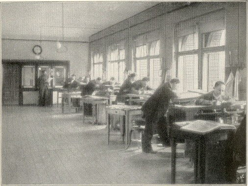 Blick in den Lithographensaal der Geogra-
phischen Anstalt von Velhagen & Klasing.