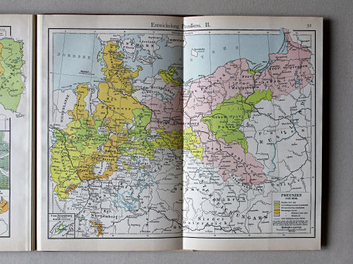 Putzgers Historischer Schul-Atlas, Schweiz, 1913
32. Entwickelung Preußens. II