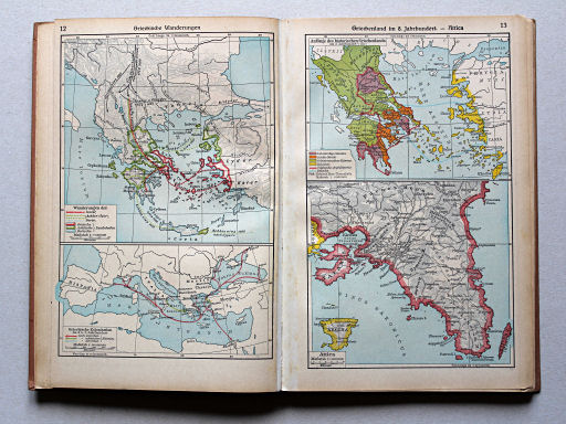 Putzgers Historischer Schul-Atlas, Große Ausgabe, 1942 (60.)
12. Griechische Wanderungen
13. Griechenland im 8. Jahrhundert – Attica