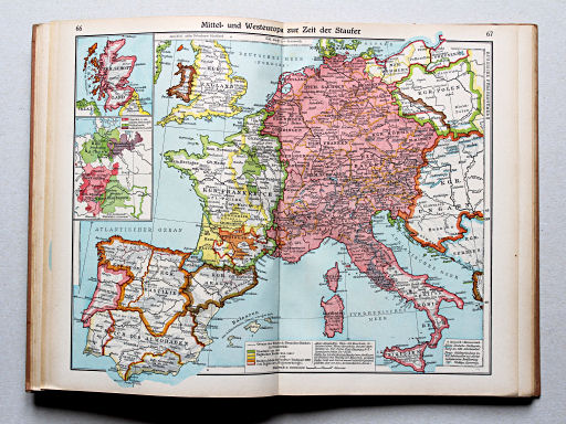 Putzgers Historischer Schul-Atlas, Große Ausgabe, 1942 (60.)
66.67. Mittel- und Westeuropa zur Zeit der Staufer