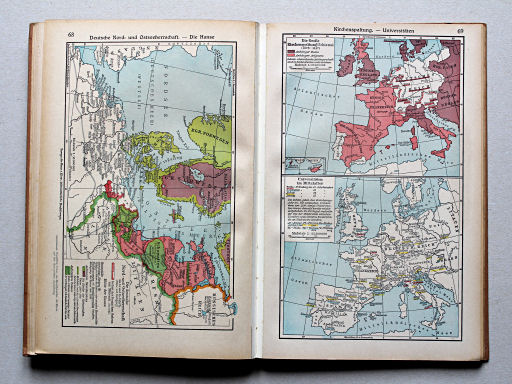 Putzgers Historischer Schul-Atlas, Große Ausgabe, 1942 (60.)
69. Kirchenspaltung – Universitäten